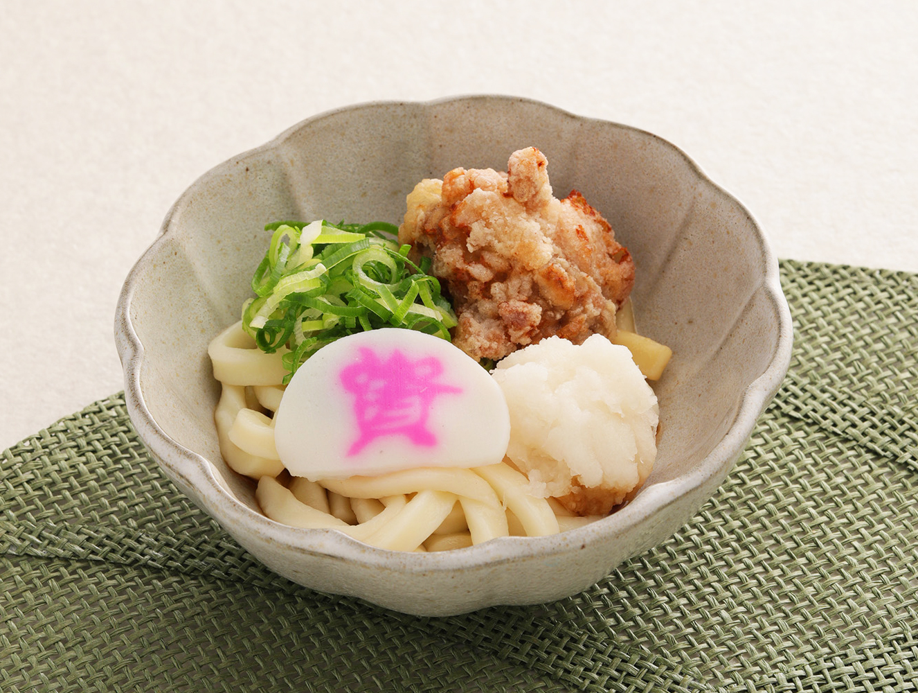 福岡を代表する水たき料亭 博多華味鳥 と初コラボ 資さんうどん 福岡を代表する水たき料亭 博多華味鳥 と初コラボ 資さんうどん